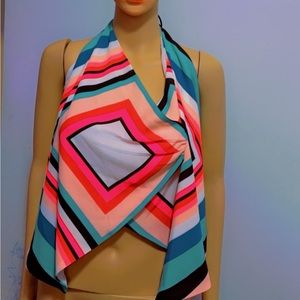 It’s a causal express large verry cute and confortable for summer